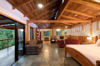 Sharlynn By The River - Hotel Accommodation 6