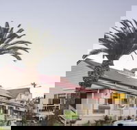 D'Aguilar Hotel Motel - Hotel Accommodation