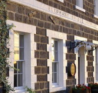 Elephant Bridge Hotel - Hotel Accommodation