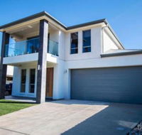 The Races Swanport - Hotel Accommodation