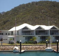 Waters Edge Townhouse 4 - Hotel Accommodation