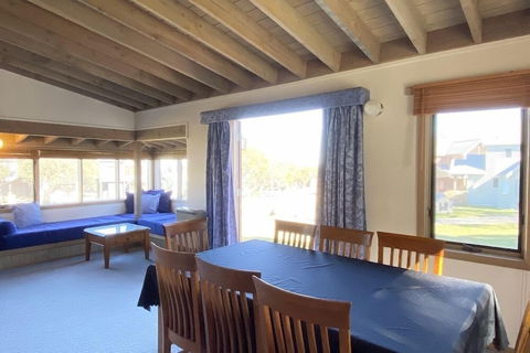 Alpine Interlude - Hotel Accommodation 3