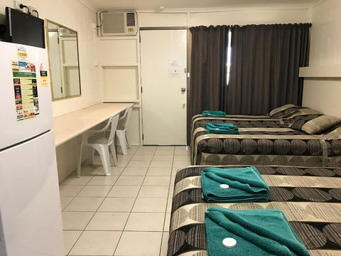 Porkys Motel - Hotel Accommodation 3