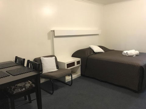 Porkys Motel - Hotel Accommodation 2