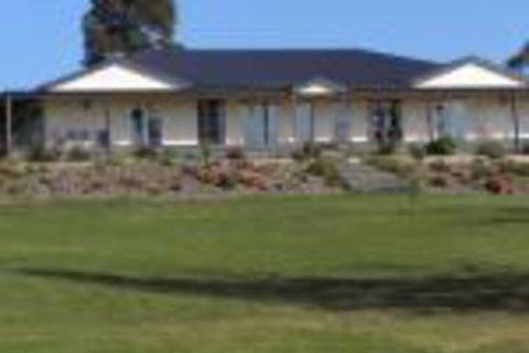 Nyora Lodge B & B - Hotel Accommodation 0