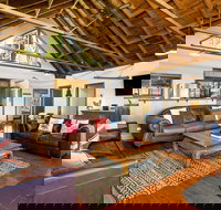 Narrow Neck Lodge - Hotel Accommodation