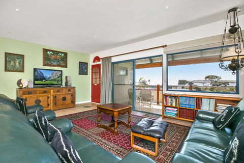 Black Dolphin Beach Penthouse - Hotel Accommodation 6