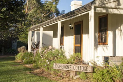 Camerons Cottage - Hotel Accommodation 0