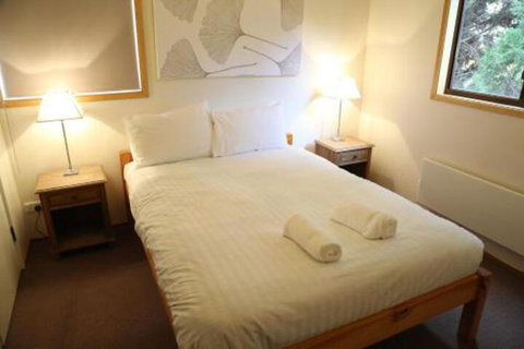 Whispering Pines 2 - Hotel Accommodation 5