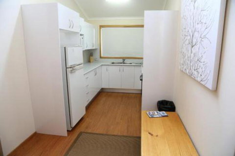 Whispering Pines 2 - Hotel Accommodation 7