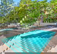 Hamptons Hideaway at the Cove