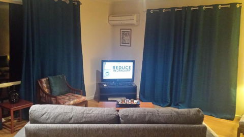 Oaktree Guest House - Hotel Accommodation 4