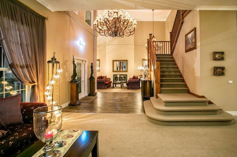 Kerami Manor - Hotel Accommodation 1