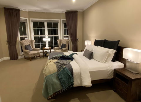 Kerami Manor - Hotel Accommodation 5