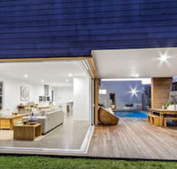 Luxe House Tweed Coast Holidays  - Hotel Accommodation