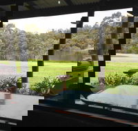 Pemberton Lake View Chalets - Hotel Accommodation