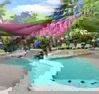 Trinity Breezes at Trinity Beach - Hotel Accommodation