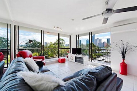 Holiday Resort Apts In Surfers Paradise - Hotel Accommodation 0