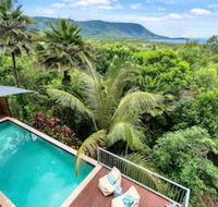 Trinity Views at Trinity Beach - Hotel Accommodation