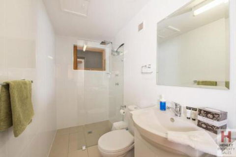 Alpine Apartment Great Location With Views Of Lake Jindabyne - Hotel Accommodation 7