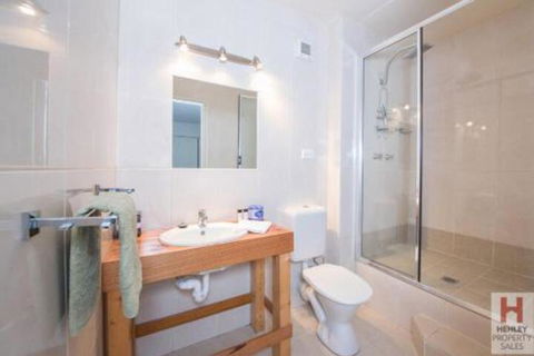Alpine Apartment Great Location With Views Of Lake Jindabyne - Hotel Accommodation 3
