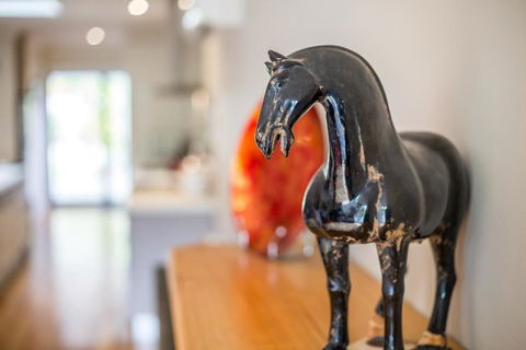 Paris On Maroondah - Hotel Accommodation 5