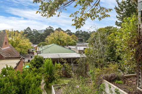 Paris On Maroondah - Hotel Accommodation 1