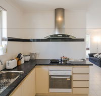 Cosy Murdoch Home - Hotel Accommodation