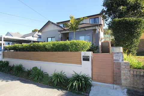 3 Bedroom Cozy Holiday Home - Hotel Accommodation 0
