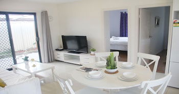 3 Bedroom Cozy Holiday Home - Hotel Accommodation 2