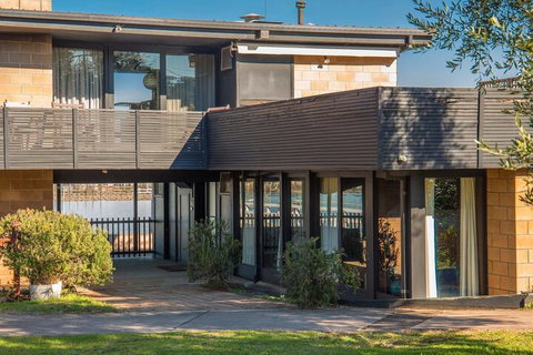 'Southwind' On Main Street - Hotel Accommodation 2