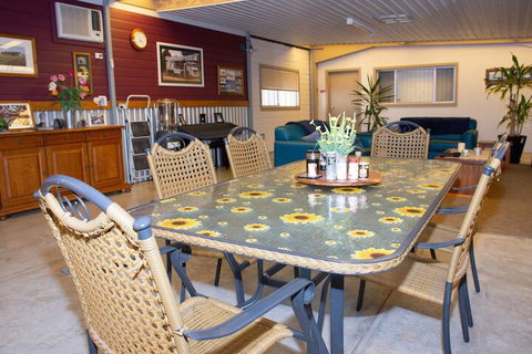 Chrissie's Dongara - Pet Friendly - Hotel Accommodation 5