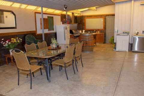 Chrissie's Dongara - Pet Friendly - Hotel Accommodation 7