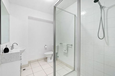 LIZZI, Melbourne Studio Apartment - Hotel Accommodation 1