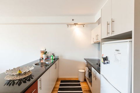 LANCE, 1BDR Melbourne Apartment - Hotel Accommodation 3