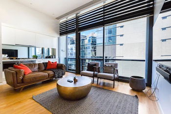 EVAN, 1BDR Southbank Apartment - Hotel Accommodation 0