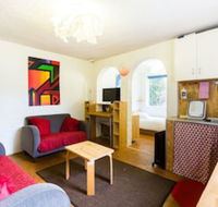 REID Fitzroy Studio Apartment - Hotel Accommodation