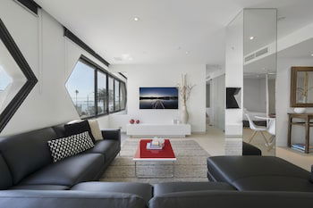 ELAINE, 2BDR St.Kilda Apartment - Hotel Accommodation 0