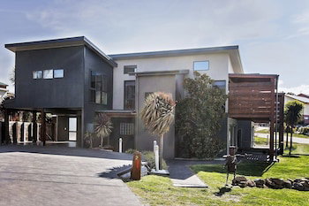 Ned Kelly's Retreat - Sophisticated Style With Modern Convenience And Magical Outlook - Hotel Accommodation 2