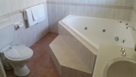 Blayney Central Motel - Hotel Accommodation 4