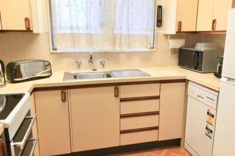 Three Sisters Garden Cottage - Hotel Accommodation 4