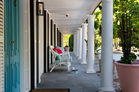 The Pond House Trentham - Hotel Accommodation 0