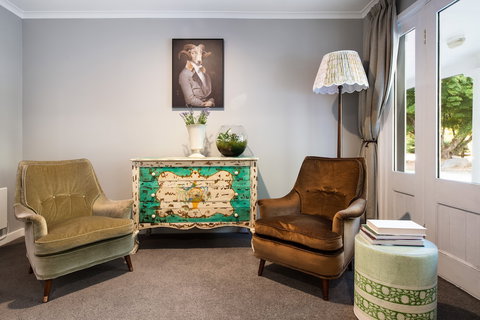 The Pond House Trentham - Hotel Accommodation 2