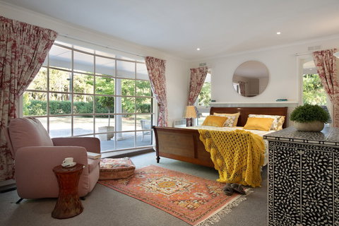 The Pond House Trentham - Hotel Accommodation 6