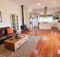 Ironbark Estate - Hotel Accommodation