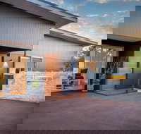 Yallingup Beach Home - Hotel Accommodation