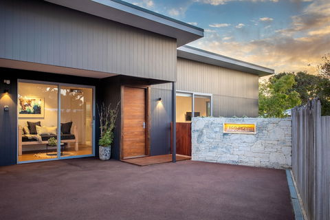 Yallingup Beach Home - Hotel Accommodation 0