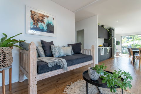 Yallingup Beach Home - Hotel Accommodation 2