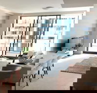 The Elegant Designer Home - Hotel Accommodation