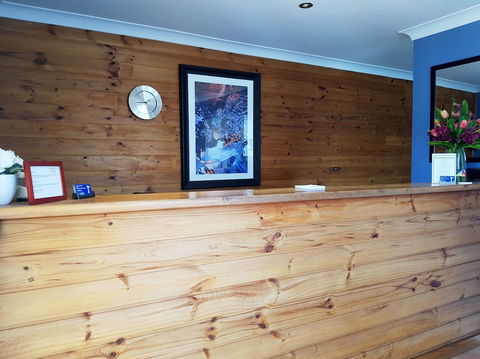 Colonial Motel And Serviced Apartments - Hotel Accommodation 0